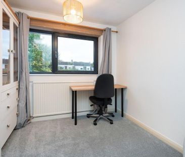 4 bedroom semi-detached house to rent - Photo 5
