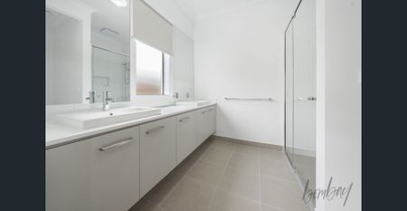 Stunning 4 Bedroom home - Photo 3