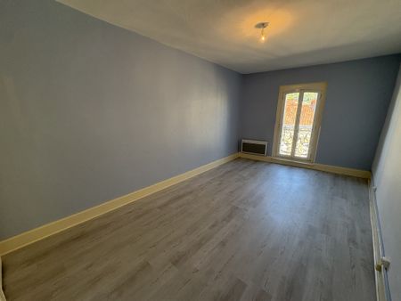 Location Appartement 3 pièces 83m² AGEN 47000 - Photo 3