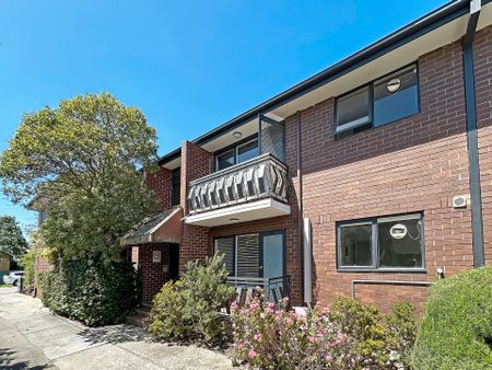 An Absolute Delight! - Photo 2