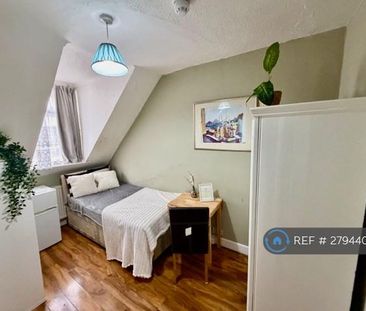 1 bedroom in a house share to rent - Photo 3