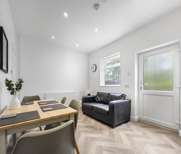 4 bedroom terraced house to rent - Photo 1