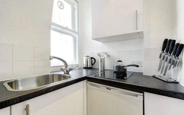 Studio apartment - studio with 1 bathroom in London, W1J - Photo 1