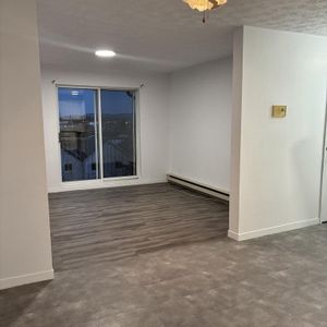 Immeuble - 223 Calixa-Lavallée Spacieux 4 ½ à Magog - Photo 3