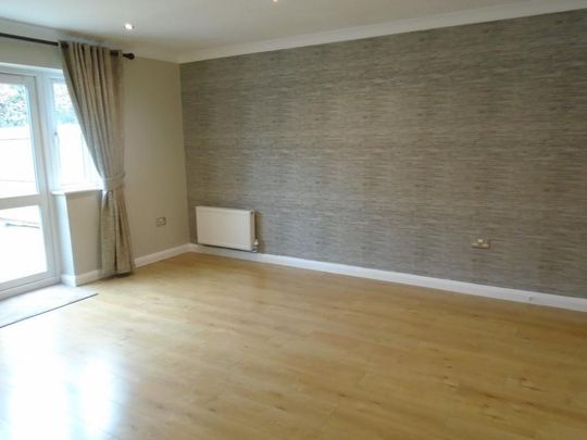 3 bedroom end of terrace house to rent - Photo 1