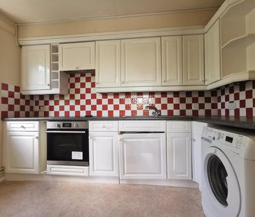 1 bed flat to rent in Blessbury Road, Edgware, HA8 - Photo 1