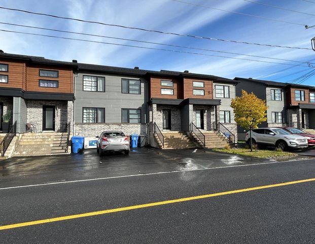 À louer / Maison à étages - Photo 1