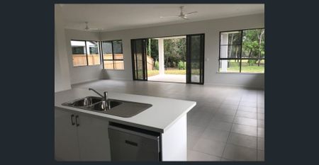 Family home - Photo 5