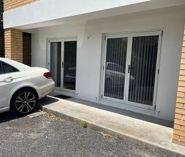 2 B/R, Kitchenette, Water + Electricity including - Photo 6