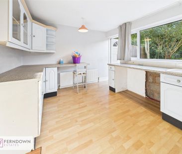 2 bedroom end of terrace house to rent - Photo 2