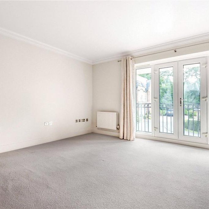 4 bedroom end of terrace house to rent - Photo 1