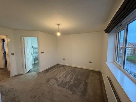 4 bedroom House To Let - Photo 2