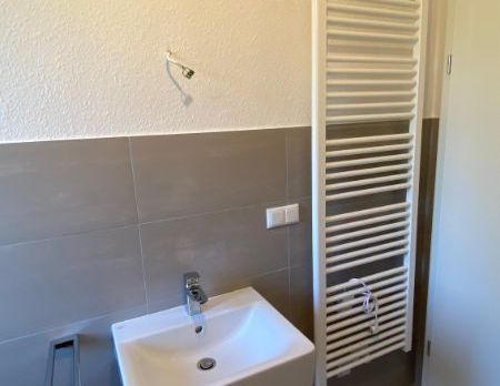 *** Riskieren Sie einen Blick! Charmante Altbauwohnung mit Duschbad! *** - Foto 1