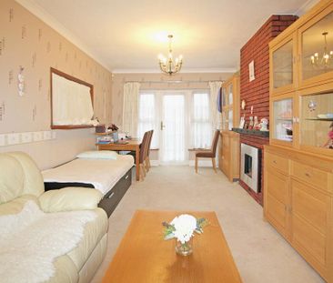 3 bedroom semi-detached house to rent - Photo 2