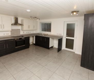 30 Ballynoe Gardens, Bangor, BT19 1SA - Photo 6