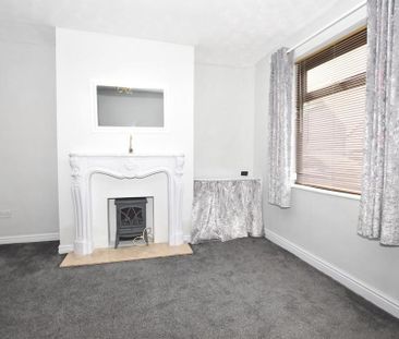 2 bedroom end of terrace house to rent - Photo 3