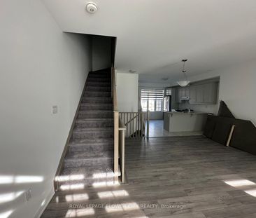 Townhouse For Lease | E8146938 - Photo 6