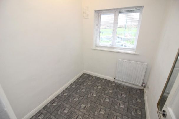 Dorchester Road, Worcester Park KT4 - Photo 1