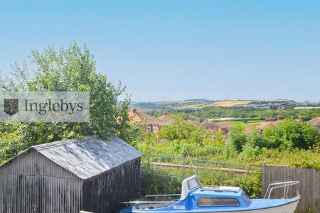 3 bedroom terraced house to rent - Photo 3