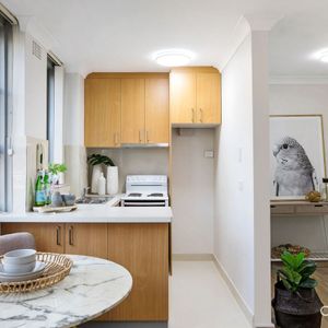 Cozy One-Bedroom in the Heart of Randwick - Photo 2