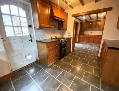 3 Bedroom Semi Detached To Let - Photo 4