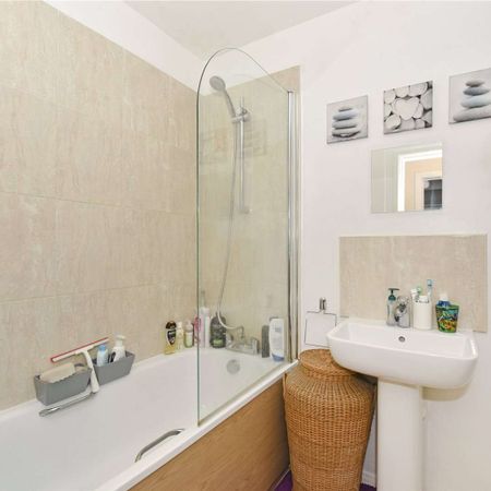 A ground floor flat is located less than a mile from Marlow High Street - Photo 4