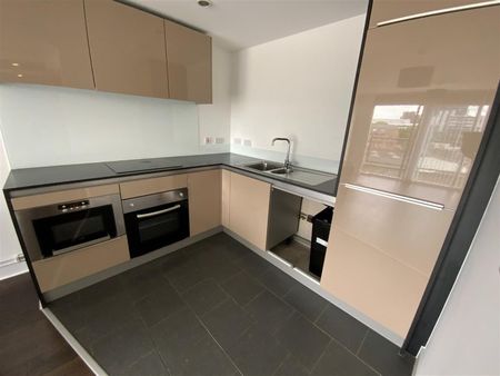 2 BED Apartment To rent - Photo 4