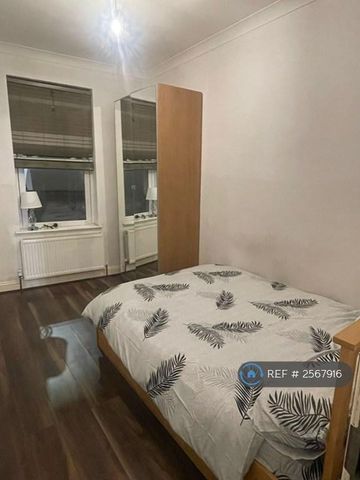 1 bedroom in a house share to rent - Photo 4