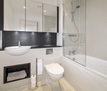 Apartment to Rent: Waterside Heights, Booth Road, E16 - Photo 5
