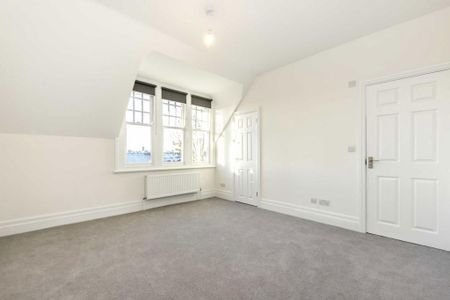 3 bedroom flat to rent - Photo 4