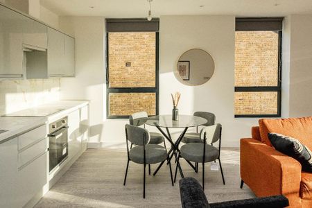 3 bedroom flat to rent - Photo 4