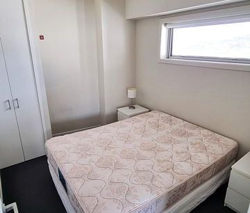 Convenient 1 bedroom on Taranaki - Photo 6