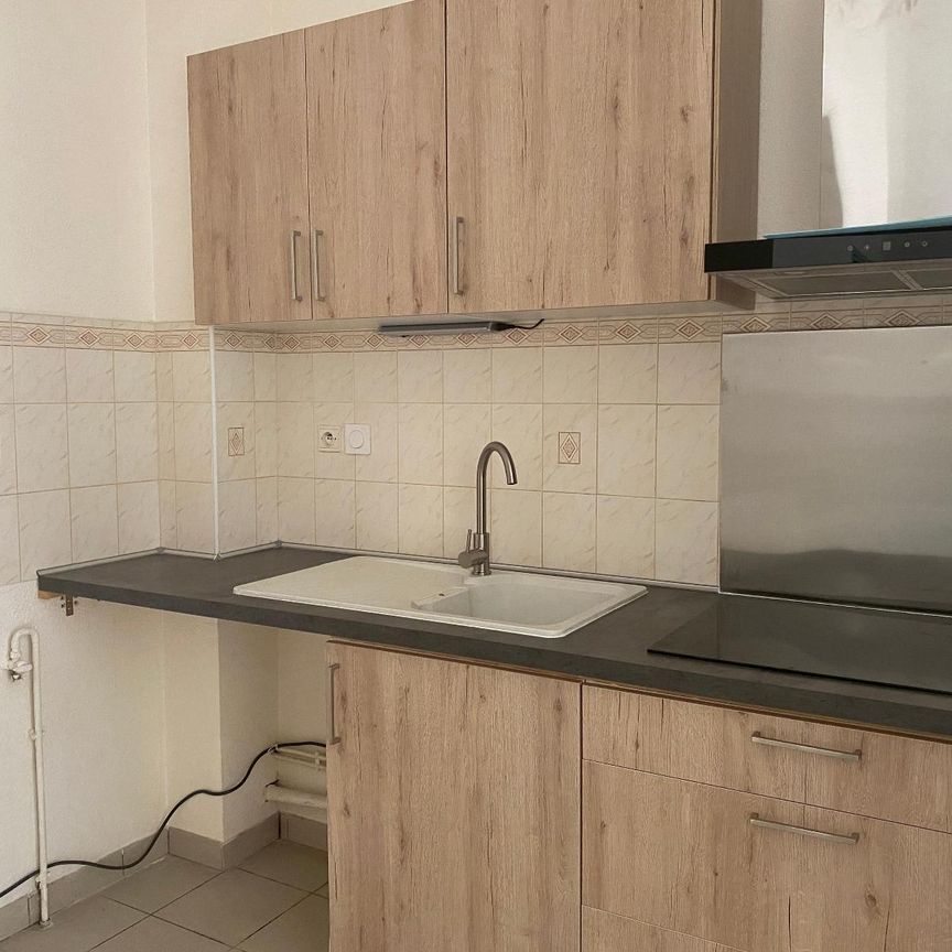 Location Appartement 3 pièces 83m² VILLENEUVE DE BERG 07170 - Photo 1