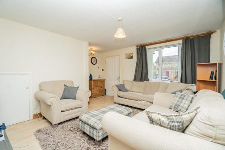 3 bedroom semi-detached house to rent - Photo 2