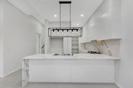 Luxury, Space & Style - Brand New Double Brick Masterpiece - Photo 2