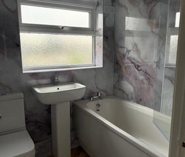 3 Bedroom Terraced House For Rent in Ashton Road East, Manchester - Photo 4