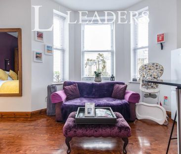 Studio to rent - Photo 1