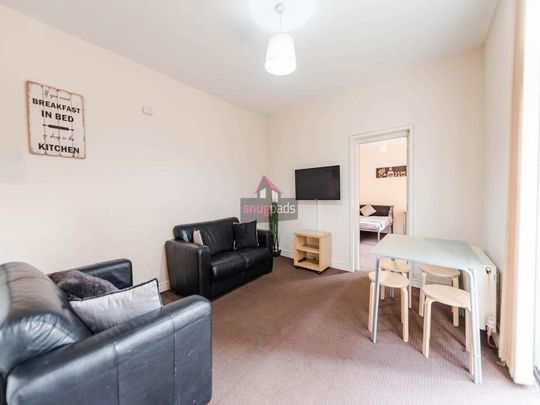 6 bedroom house to rent - Photo 1