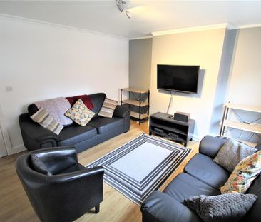 6 bedroom terraced house to rent - Photo 1