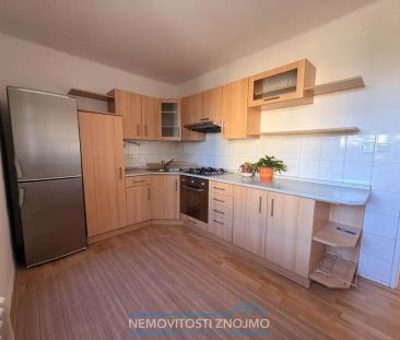 Pronájem světlého bytu 2+1 s krásným výhledem pár kroků od centra Z... - Fotografie 1