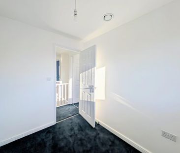 3 bedroom detached house to rent - Photo 4