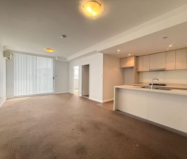 Spacious 3 Bedroom + Large Study (4th Br) – Available Now! - Photo 4