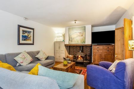 4 bedroom detached house to rent - Photo 3