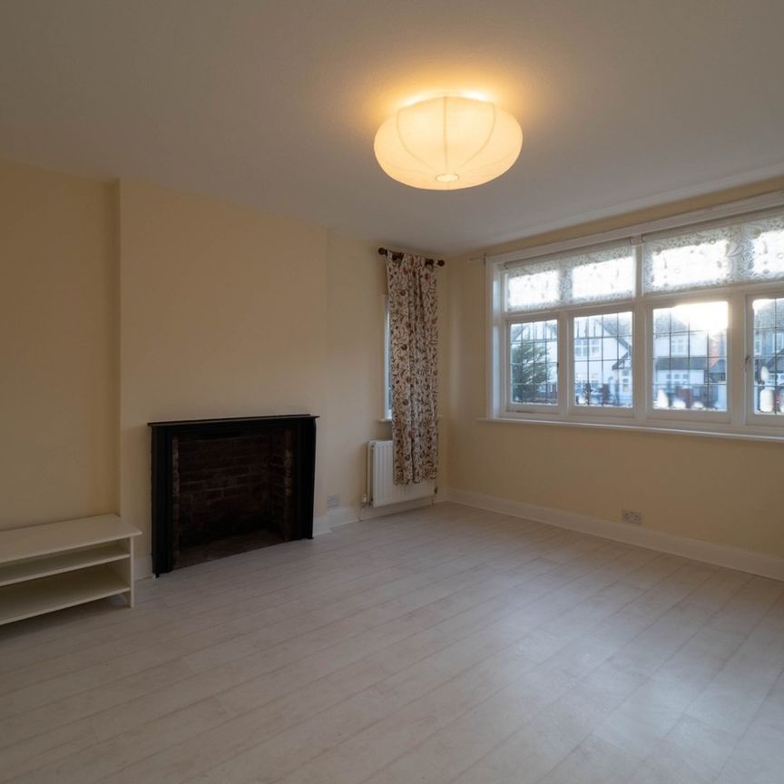 4 Bed Semi-Detached House, East Lane, HA0 - Photo 1