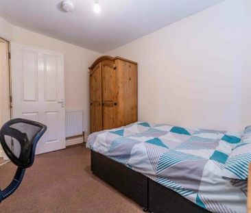 First Floor Flat, Park farm House, 103 Haxby Road - Photo 3