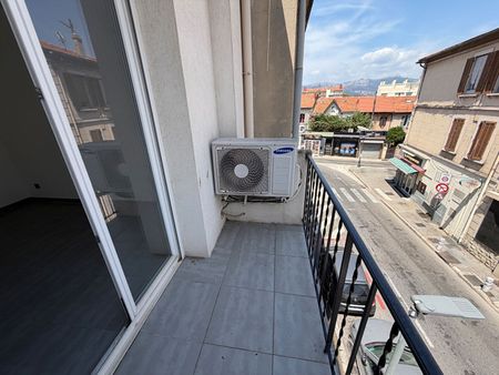 Location Appartement 2 pièces 34m² - Photo 3