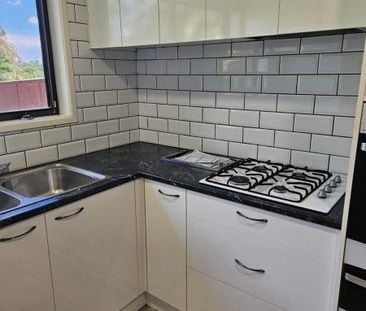 Spacious 3 Beds Family Home with Huge Backyard in Excellent Loganle... - Photo 6