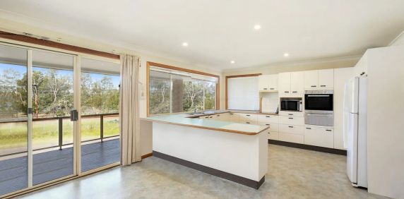 Family Home Moments to the Waterfront - Photo 2