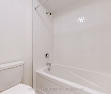 Detached Home For Lease | S7386894 - Photo 4