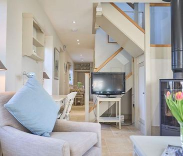 2 bedroom semi-detached house to rent - Photo 5